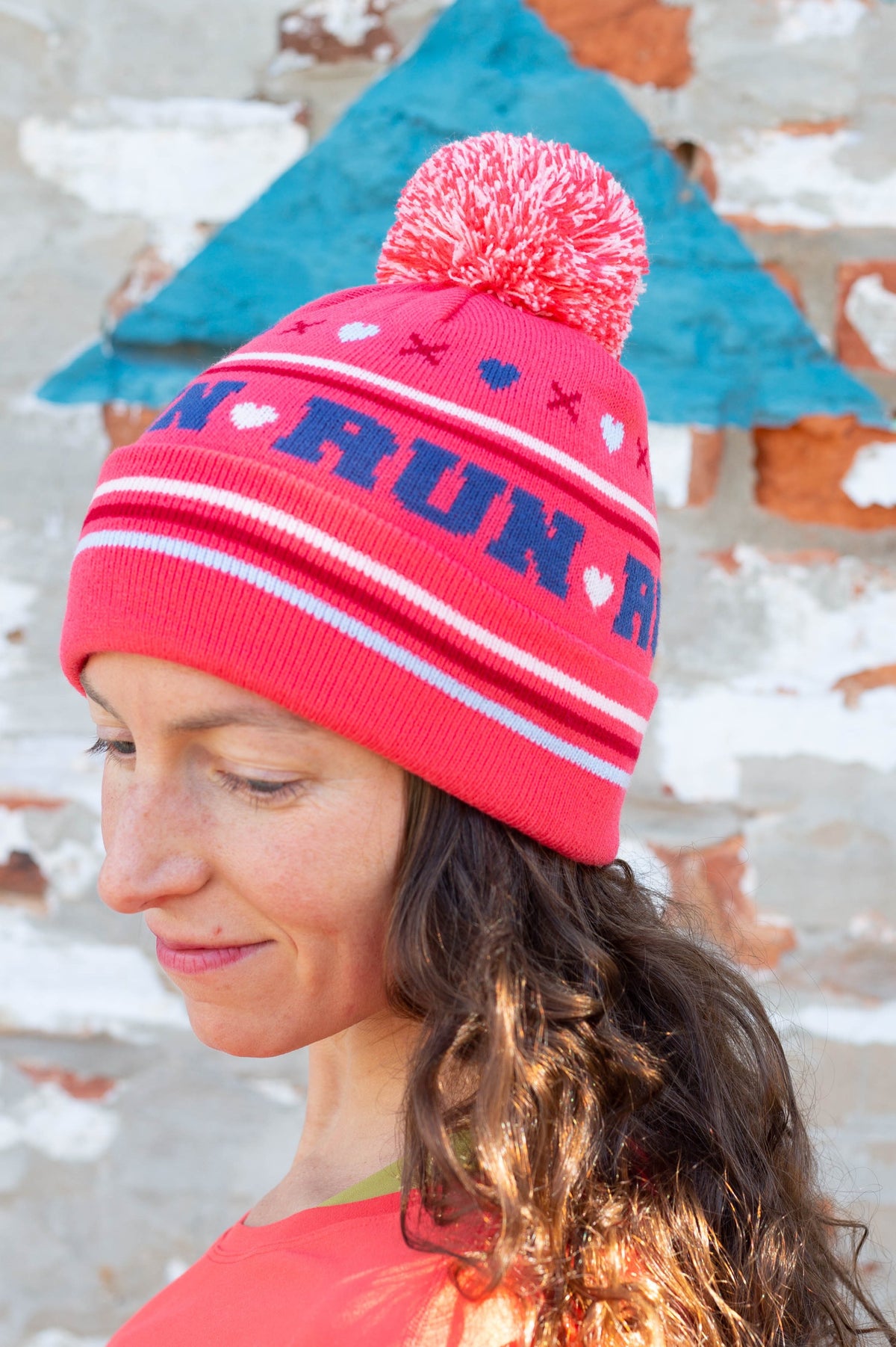 Run Pom Beanie (cherry)