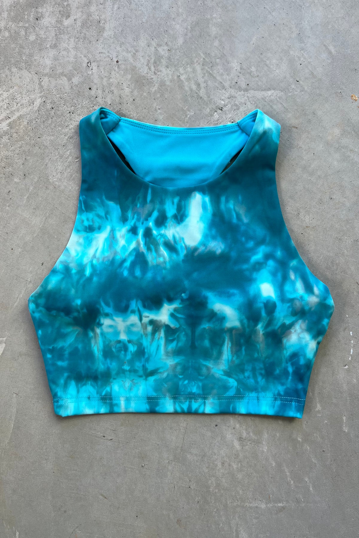 Kella Pocket Crop Top (lagoon tie-dye)