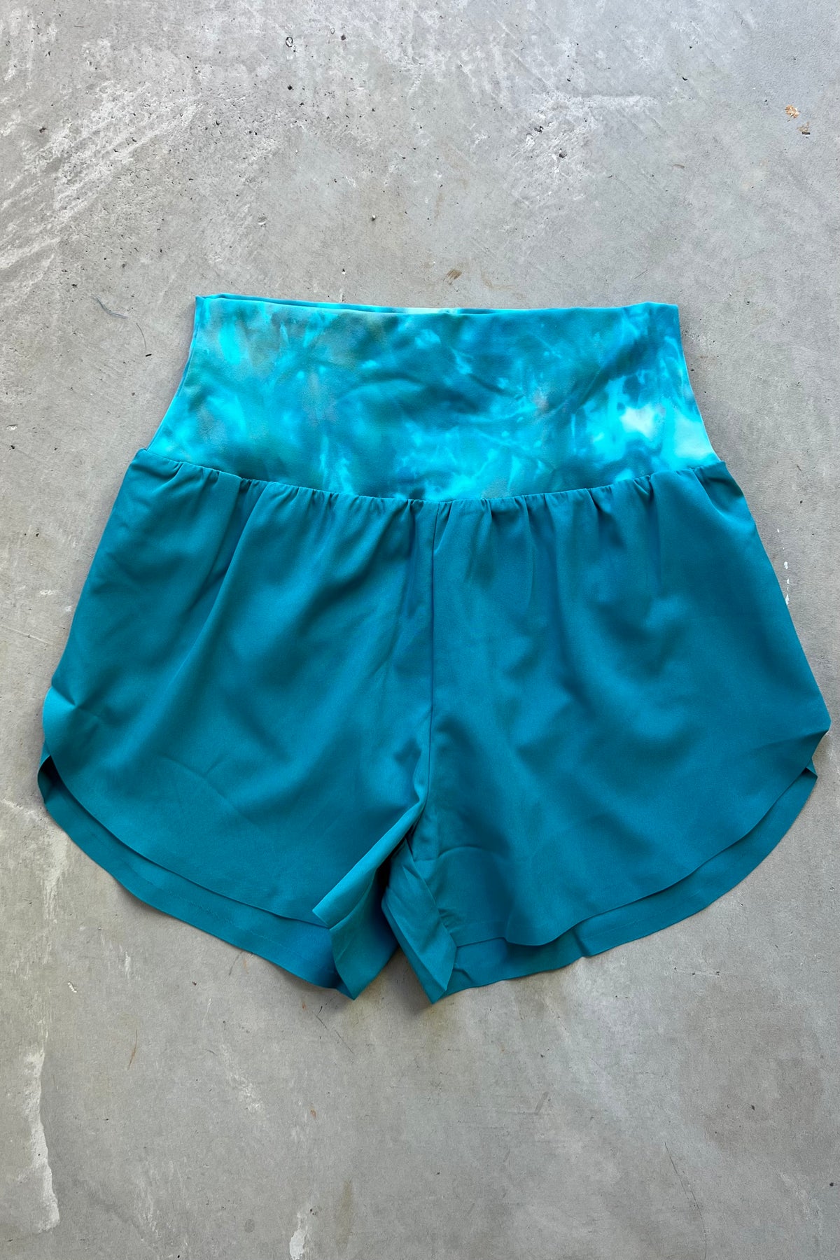Virginia Ultralite Split Shorts (lagoon tie-dye)