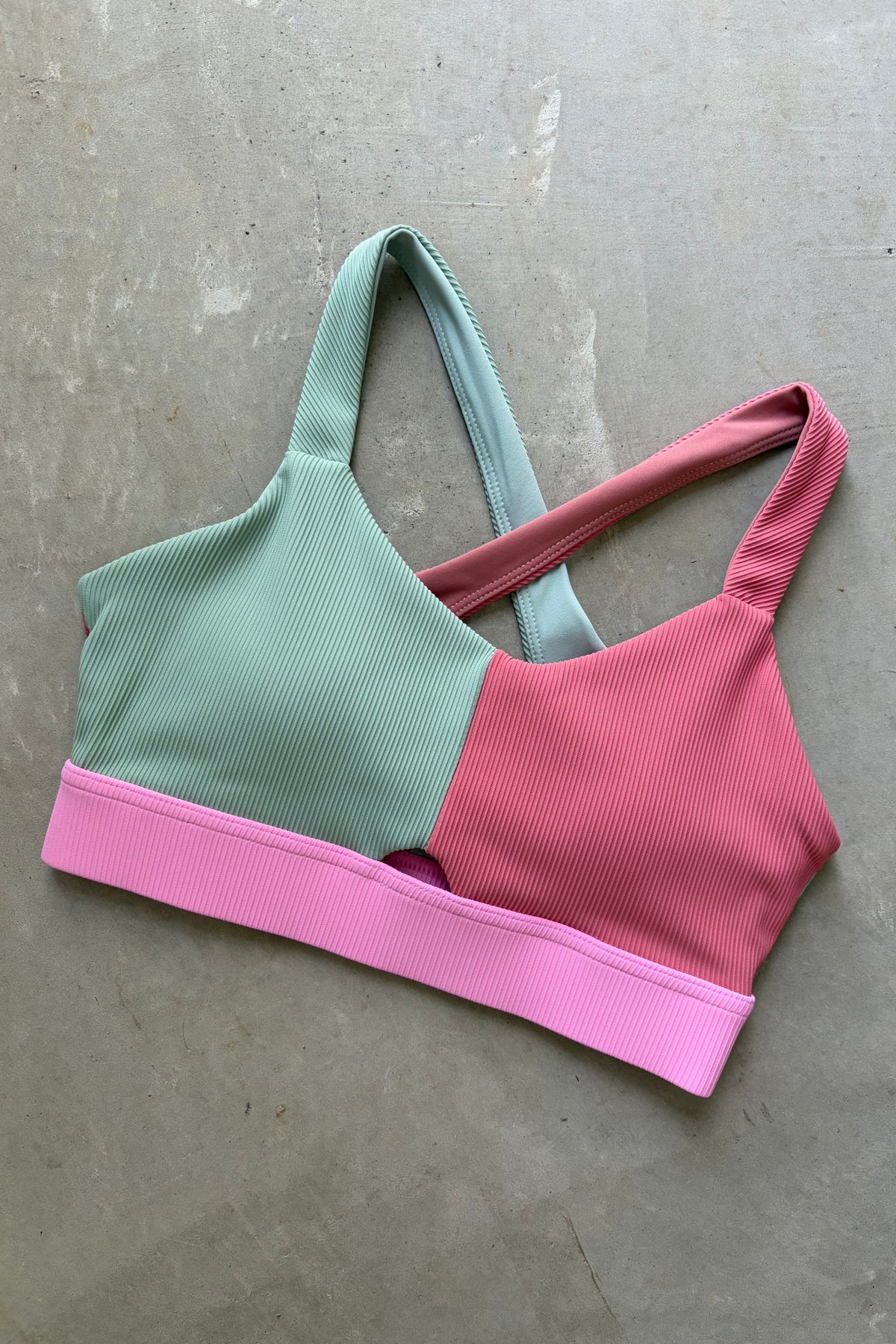 Camryn Run Bra (bubblegum colorblock)