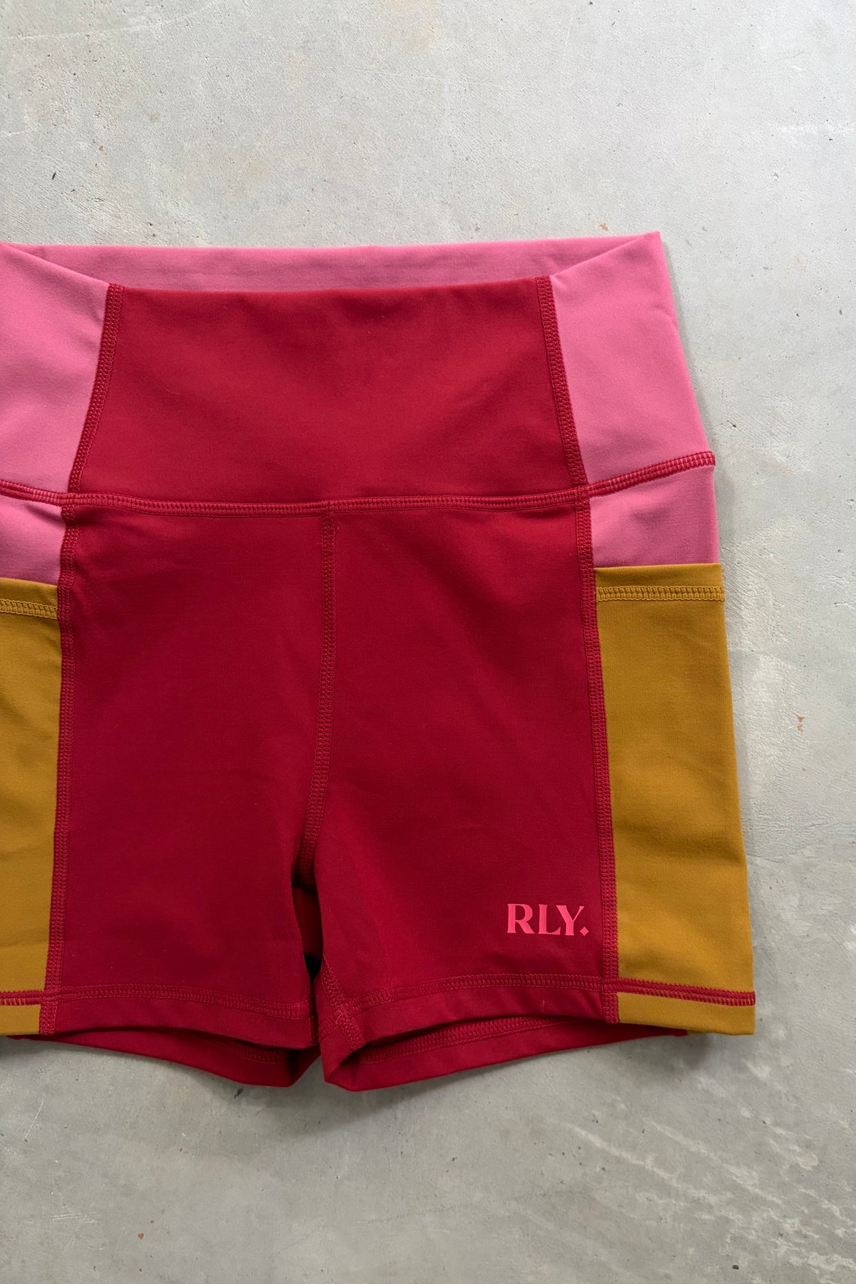 Madison Pocket Shorts (candy apple colorblock)