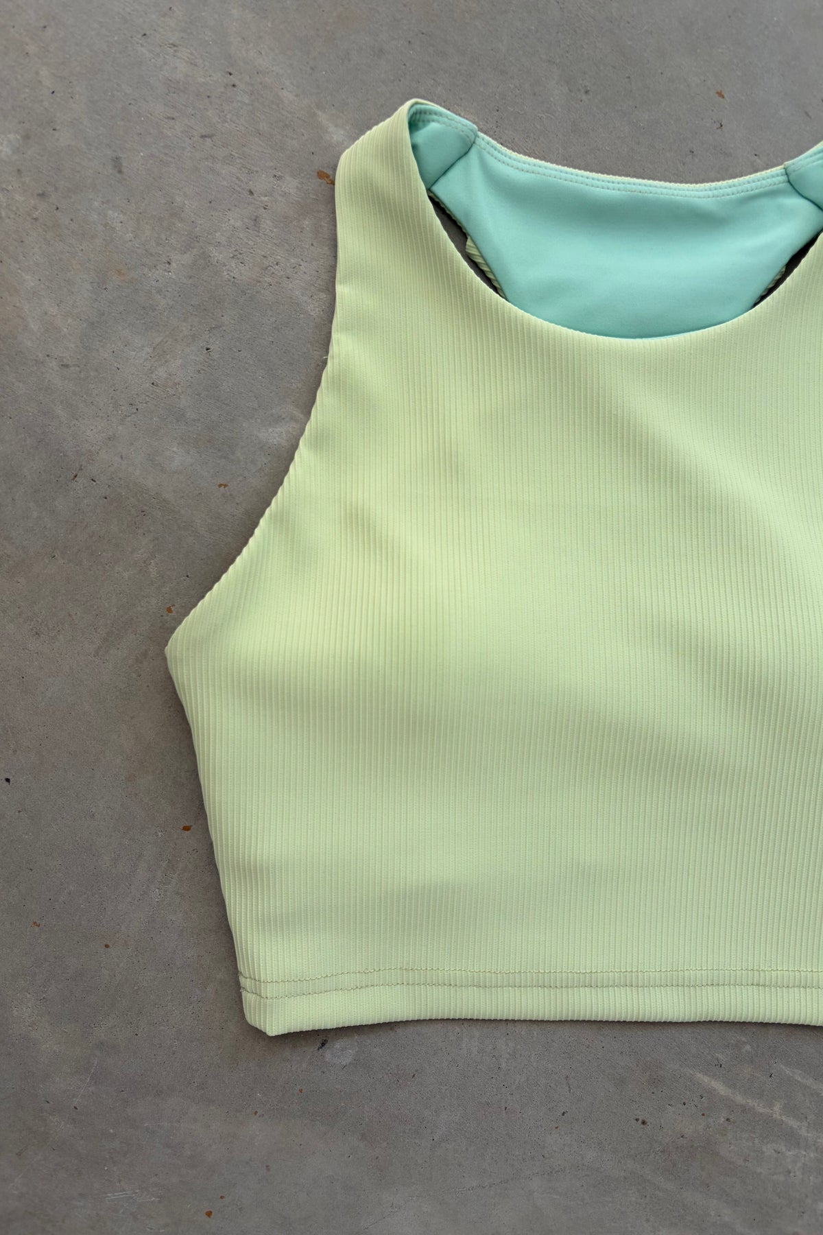 Kella Pocket Crop Top (limelight)