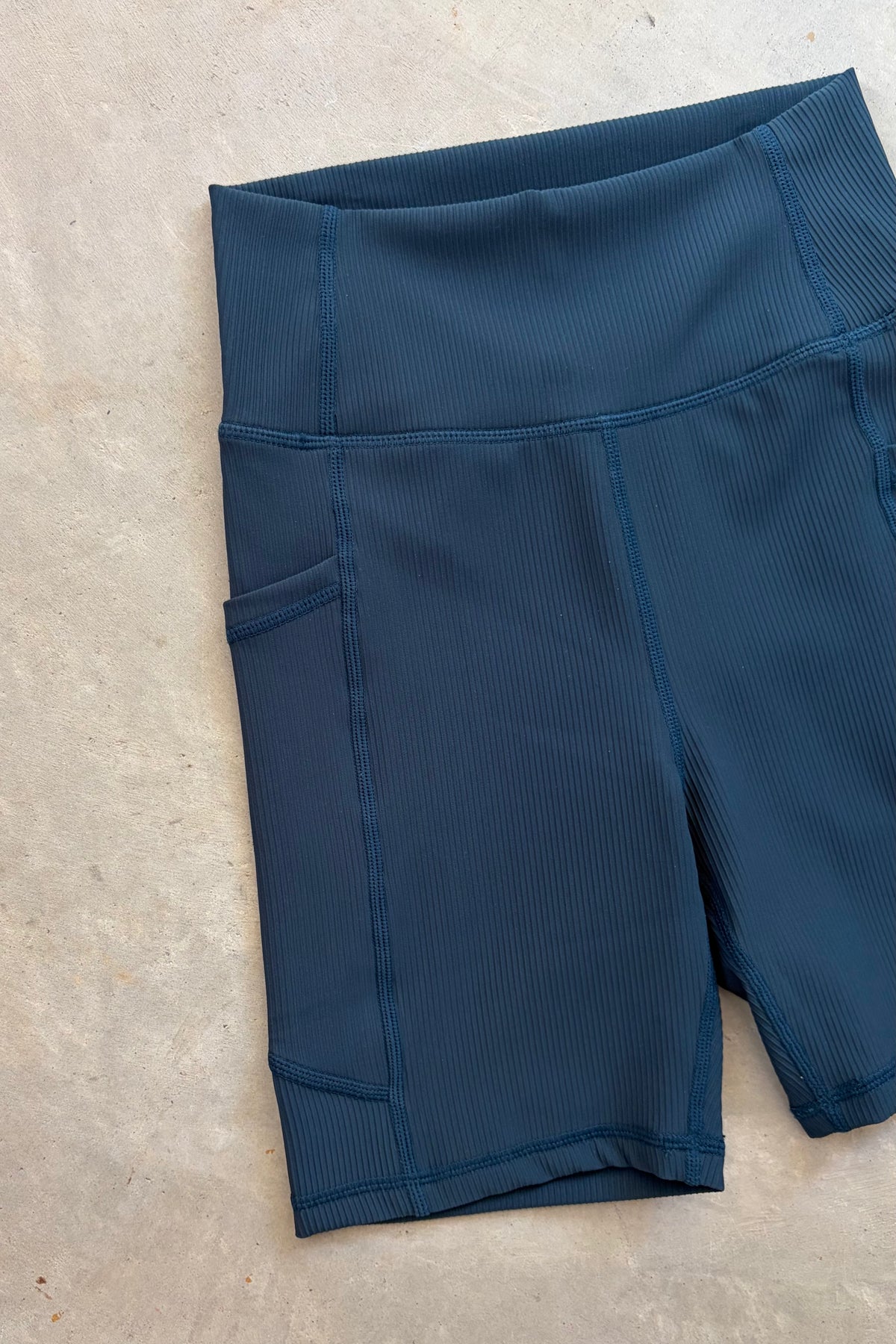 Rachel Pocket Shorts (harbour blue ribbed)